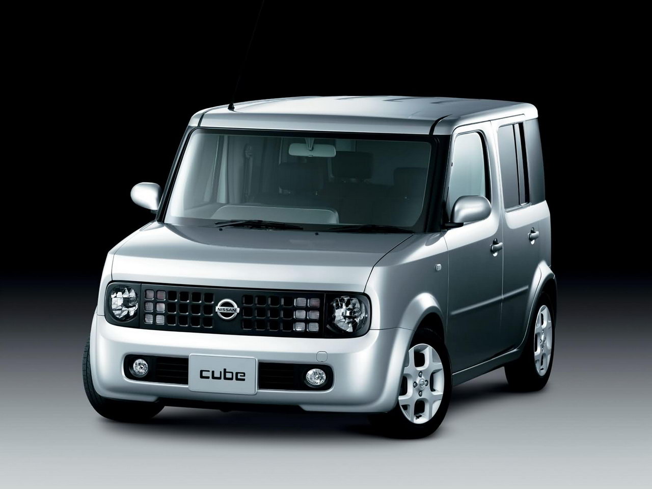 Nissan Cube 2003 006.jpg